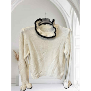 Pull beige col fleur