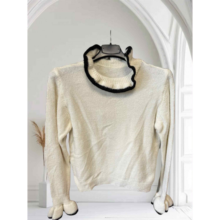 Pull beige col fleur