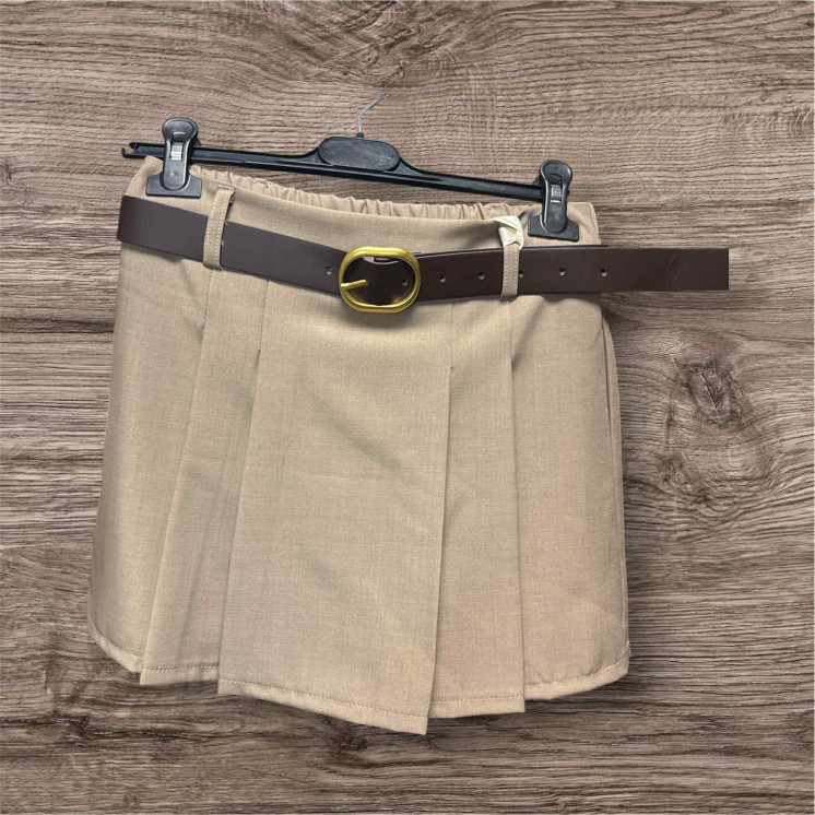Jupe short beige avec ceinture