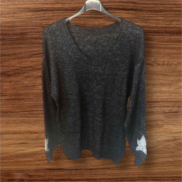 Pull étoile sur manche noir