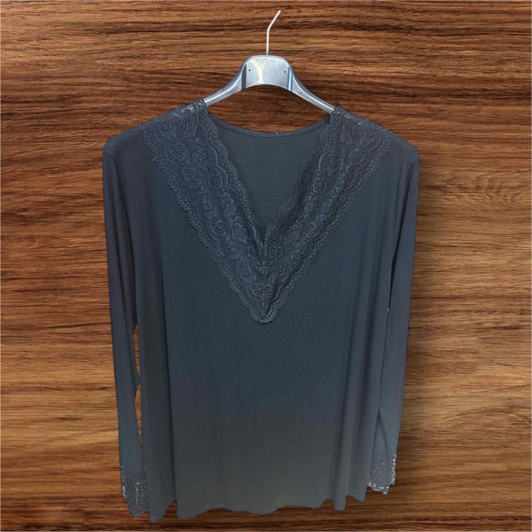 Pull col dentelle noir