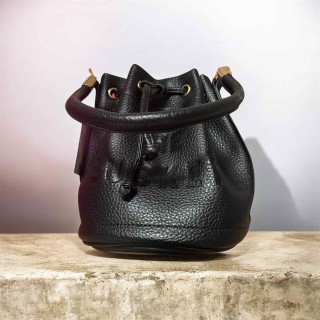 Sac forme seau noir