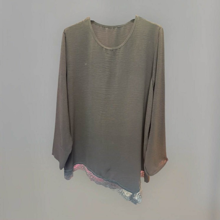 Pull marron dentelle