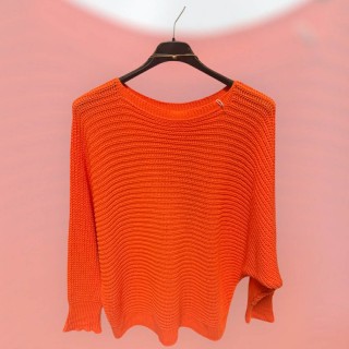 Pull orange collier