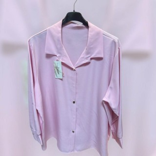 Chemise rose bouton doré