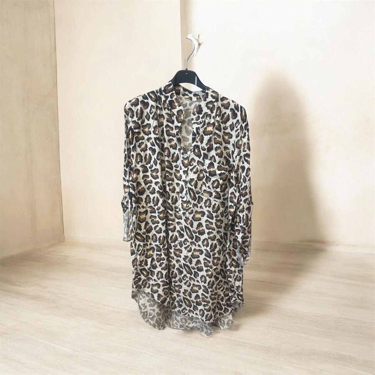 Robe, chemise léopard