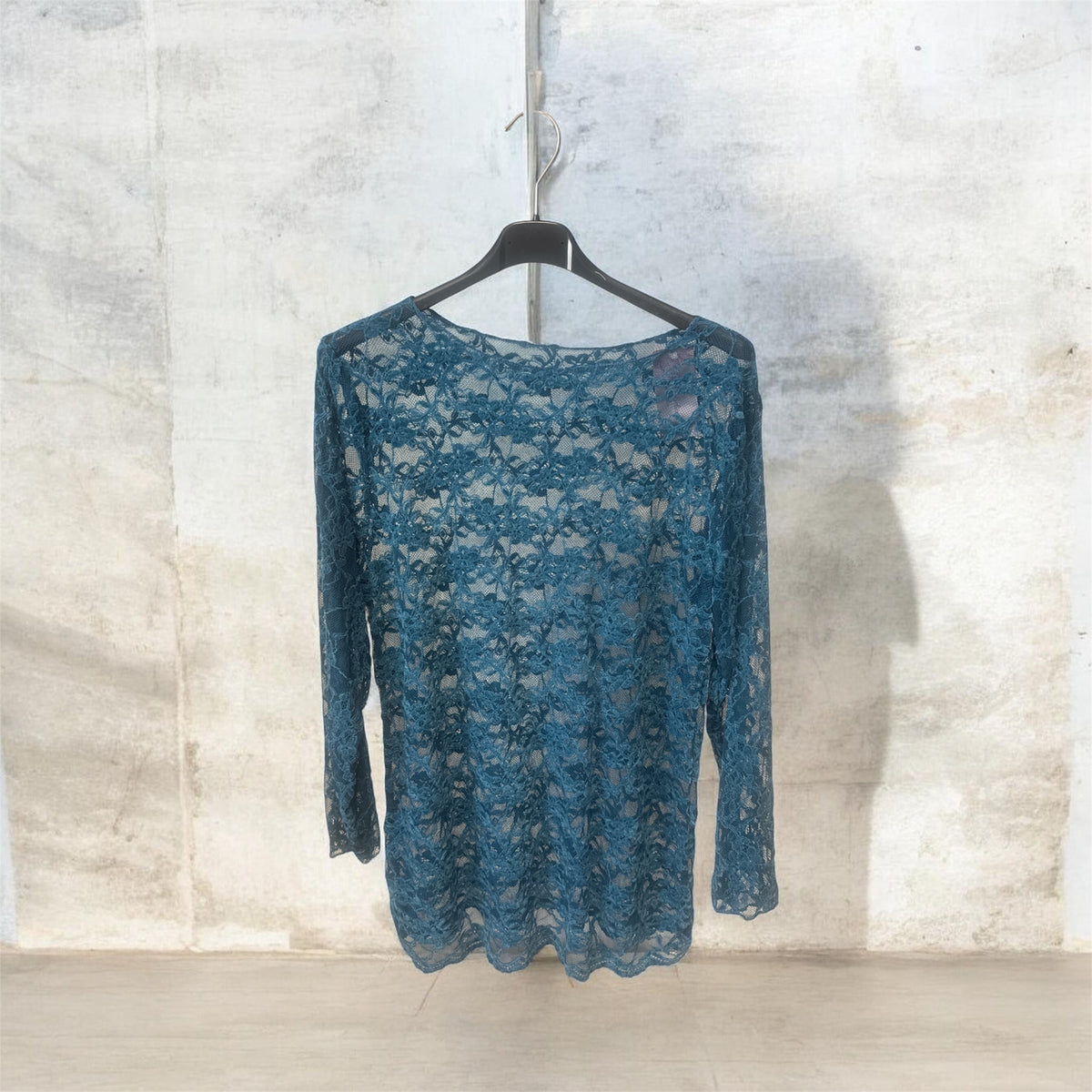 Pull canard, dentelle