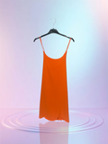 Robe croisée dans le dos. Orange.