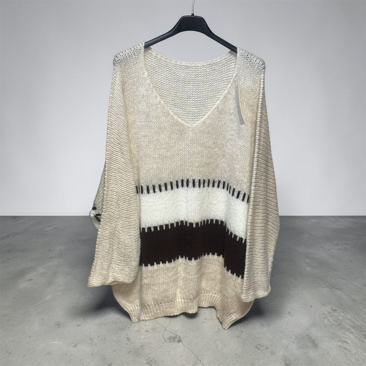 Pull rayé col V