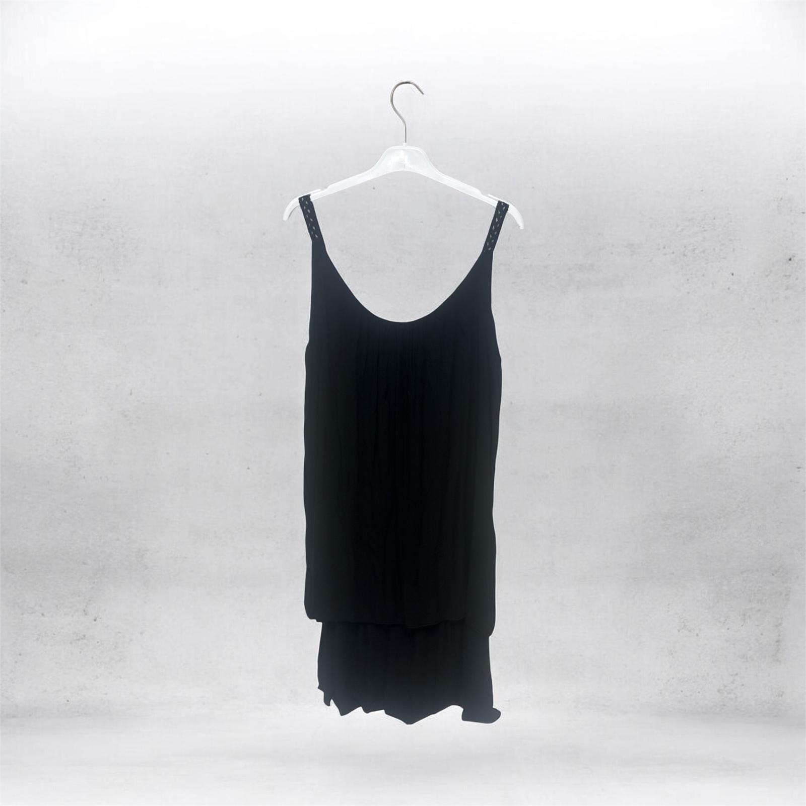 Robe noire bretelle tresse